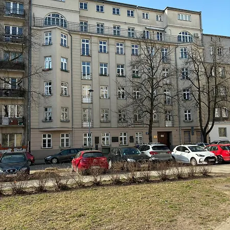 Chocimska 35 - Skwer Tarasa Szewczenki - Stary Mokotów