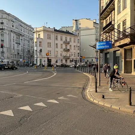 Chocimska 35 - Skwer Tarasa Szewczenki - Stary Mokotow