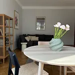 Chocimska 35 - Skwer Tarasa Szewczenki - Stary Mokotow